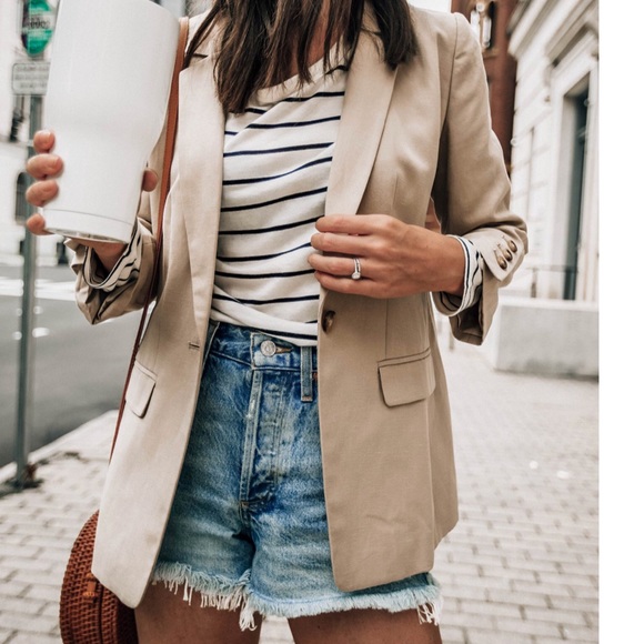 LOFT Jackets & Blazers - Tan Blazer Size US 2 LOFT